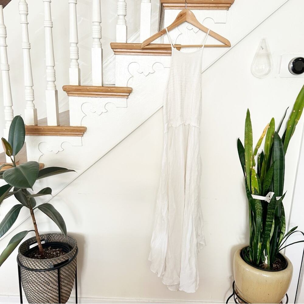 Free People White Smocked Bodice Maxi Dress Rayon Strappy Flowy Hem Size S
